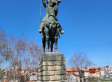 portugal/braga/landmark/statue-of-vimara-peres
