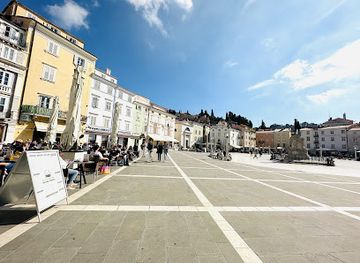 slovenia/ljubljana/landmark/slovenia-explorer-tours