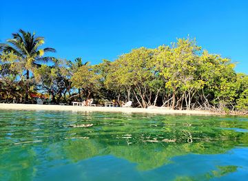 honduras/utila/landmark/bando-beach