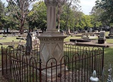 australia/brisbane/landmark/toowong-cemetery