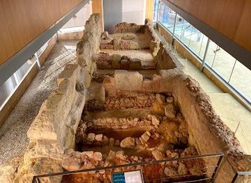 spain/murcia/landmark/the-punic-wall