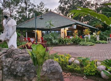 cameroon/bouba-njida-national-park/landmark/bois-sainte-anastasie