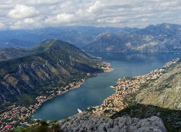 montenegro/bar-riviera/landmark/horizont-bar