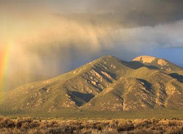 new-mexico/taos/landmark/sky-eagle-collection-fashion-fine-art-gallery