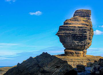 new-caledonia/poya/landmark/bonhomme-de-bourail-rock-formation