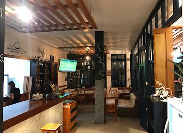 ecuador/puerto-ayora/landmark/villa-luna