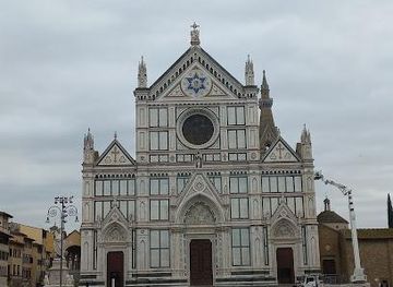 italy/san-gimignano/landmark/piazza-di-santa-croce
