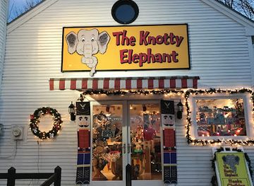 maine/kennebunkport/landmark/the-knotty-elephant