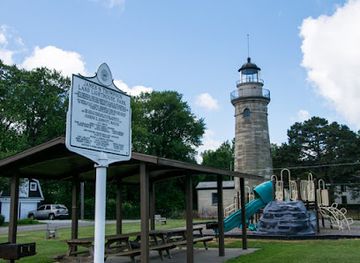 pennsylvania/erie/landmark/erie-land-lighthouse