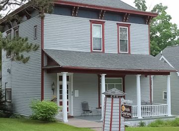 wisconsin/bayfield/landmark/at-ships-quarters