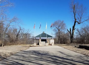 kansas/southwest-kansas/landmark/quindaro-ruins-overlook-structure