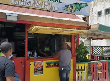 sint-maarten/oyster-pond/landmark/biggy-s-central