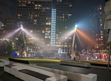 canada/montreal/quartier-des-spectacles/landmark/monument-national