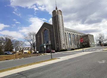 pennsylvania/hershey/landmark/crossroads-antique-mall
