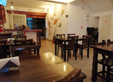 peru/paracas-national-reserve/landmark/pizza-nick-nate-s