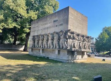 germany/hamburg/landmark/war-memorial-at-dammtordamm