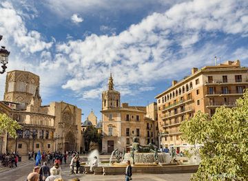 spain/valencian-community/landmark/placa-de-la-mare-de-deu