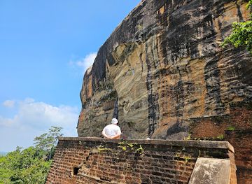 sri-lanka/sigiriya/landmark/sigiriya-frescoes-480-ad