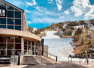 colorado/aspen/landmark/gondola-plaza