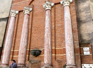 france/toulouse/landmark/fontaine-des-puits-clos