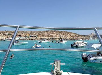 malta/gozo-and-comino/landmark/blue-lagoon-co-op-ferry