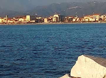 italy/versilia/landmark/faro-del-muraglione