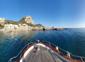italy/capri/landmark/gianni-s-boat