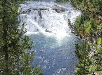 wyoming/yellowstone-national-park/landmark/lewis-falls