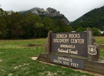 west-virginia/allegheny-highlands/landmark/seneca-rocks-discovery-center