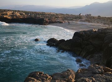 oman/al-hajar-ash-sharqi/landmark/fins-rocky-beach