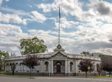 Wagga Wagga Art Gallery - National Art Glass Gallery