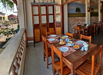 cambodia/battambang/landmark/the-lonely-tree-cafe