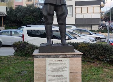 turkiye/kusadasi/landmark/pamyatnik