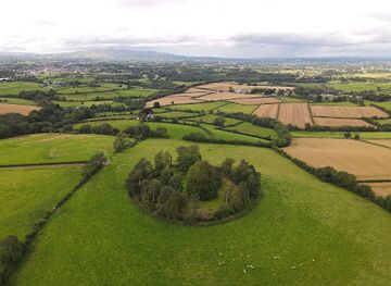 united-kingdom/tyrone/landmark/tullyhogue-fort