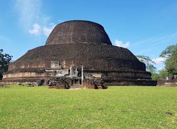 sri-lanka/north-central-province/landmark/pabalu-vehera