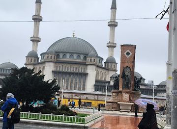turkiye/istanbul/taksim/landmark/taksim-square