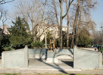 italy/milan/landmark/indro-montanelli-statue