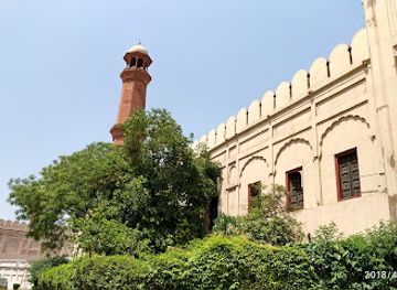 pakistan/lahore/downtown-lahore/landmark/deewan-e-aam