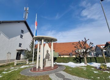 slovenia/kamnik/landmark/spomenik-krompirju