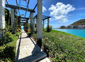 saint-vincent-and-the-grenadines/canouan/landmark/shenanagins-beach-club
