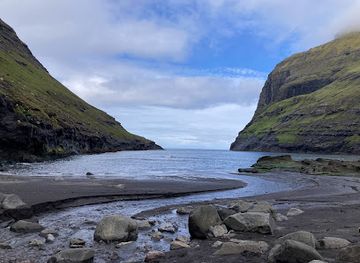 faroe-islands/suouroy-island/landmark/ut-a-lonna-black-beach-saksun