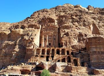 jordan/tafilah/landmark/urn-tomb