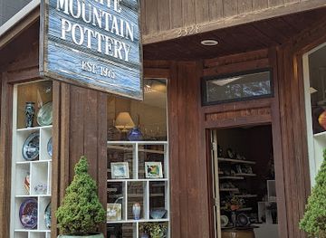 new-mexico/ruidoso/landmark/white-mountain-pottery