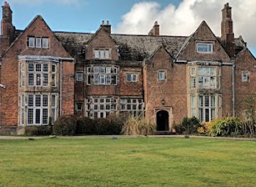 united-kingdom/north-west-england/landmark/heskin-hall-shopping-village