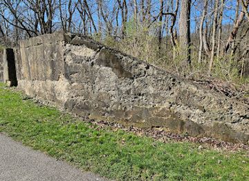 ohio/grand-river-valley/landmark/lock-25