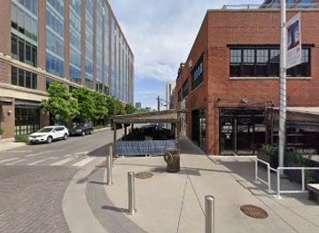 illinois/chicago/west-loop/landmark/vhils-streetart