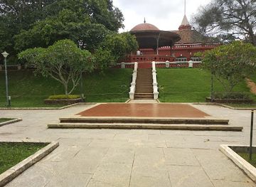 india/trivandrum/landmark/two-pillar-monument