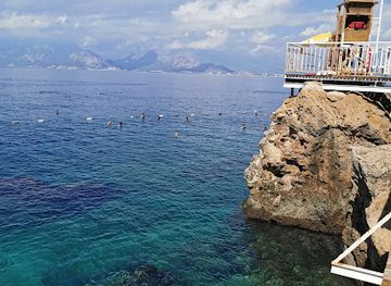 turkiye/antalya/landmark/inciralti-plaji-falezler