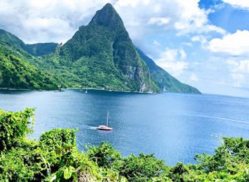 saint-lucia/pitons/landmark/anse-chastanet-beach