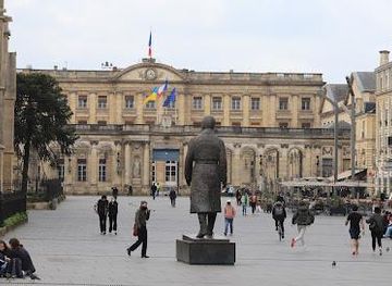 france/bordeaux/landmark/hotel-de-ville-de-bordeaux